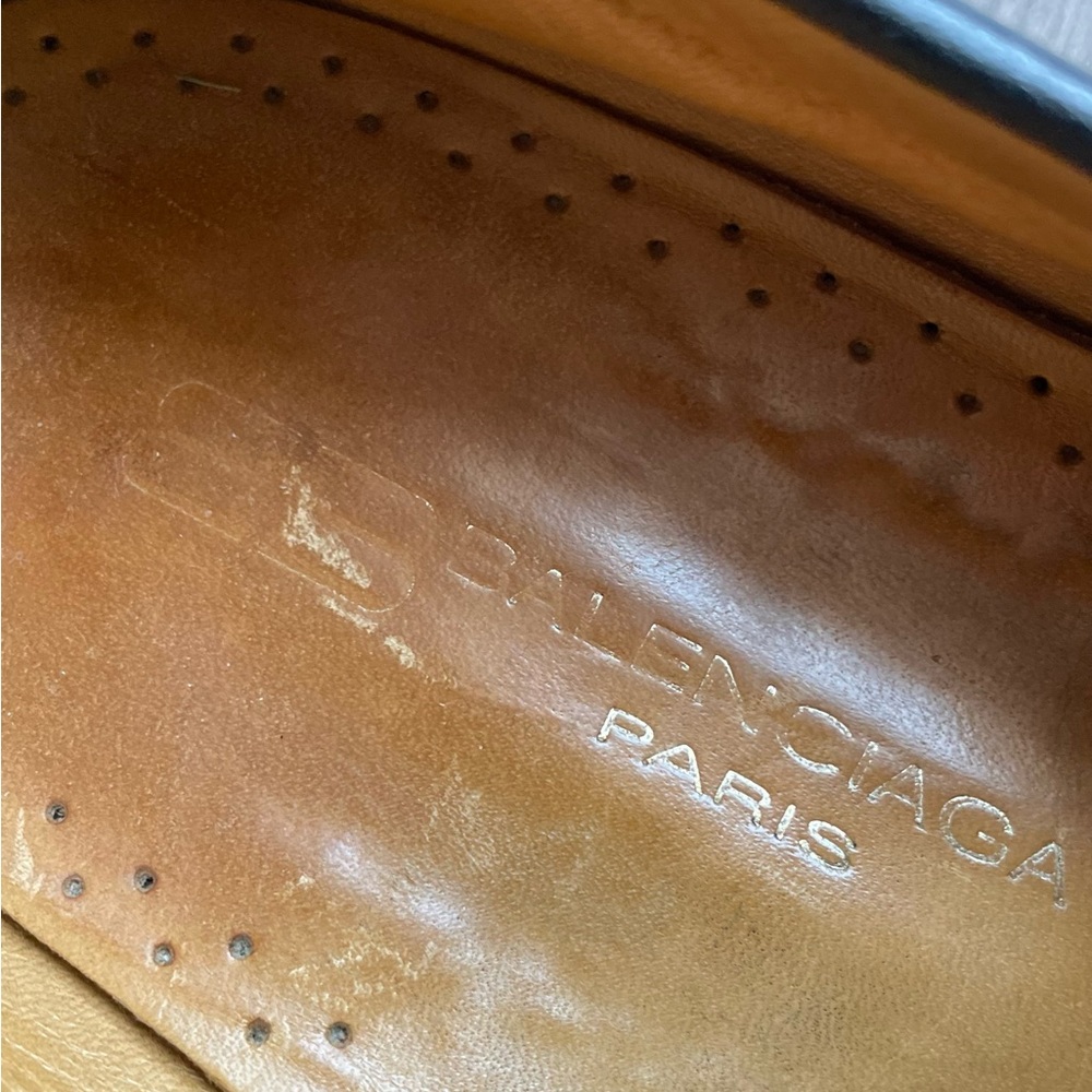 Balenciaga Italian Black Leather Driving Loafer | 9 - Picture 5 of 12
